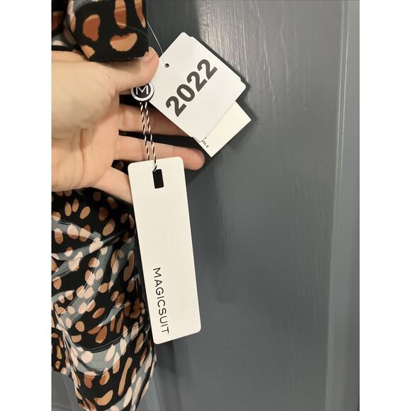 MAGICSUIT Tankini Swim Top Chloe Tiered Natural Wonder Size 8 $126 - NWT - Picture 3 of 8